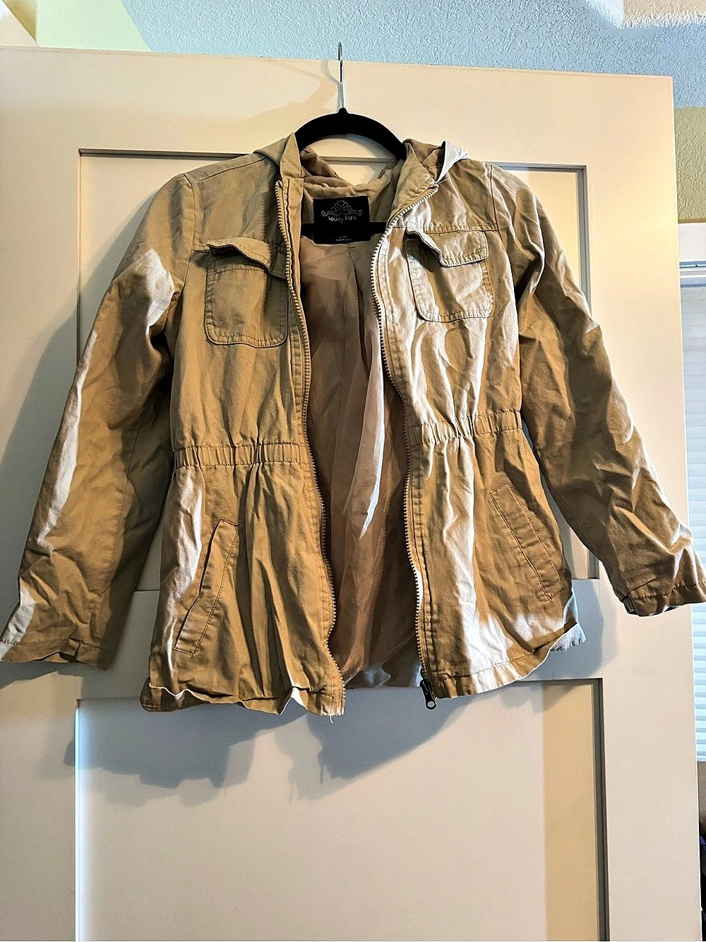 Louise Paris Girls Hooded Tan Rain Jacket Size Large Like New
